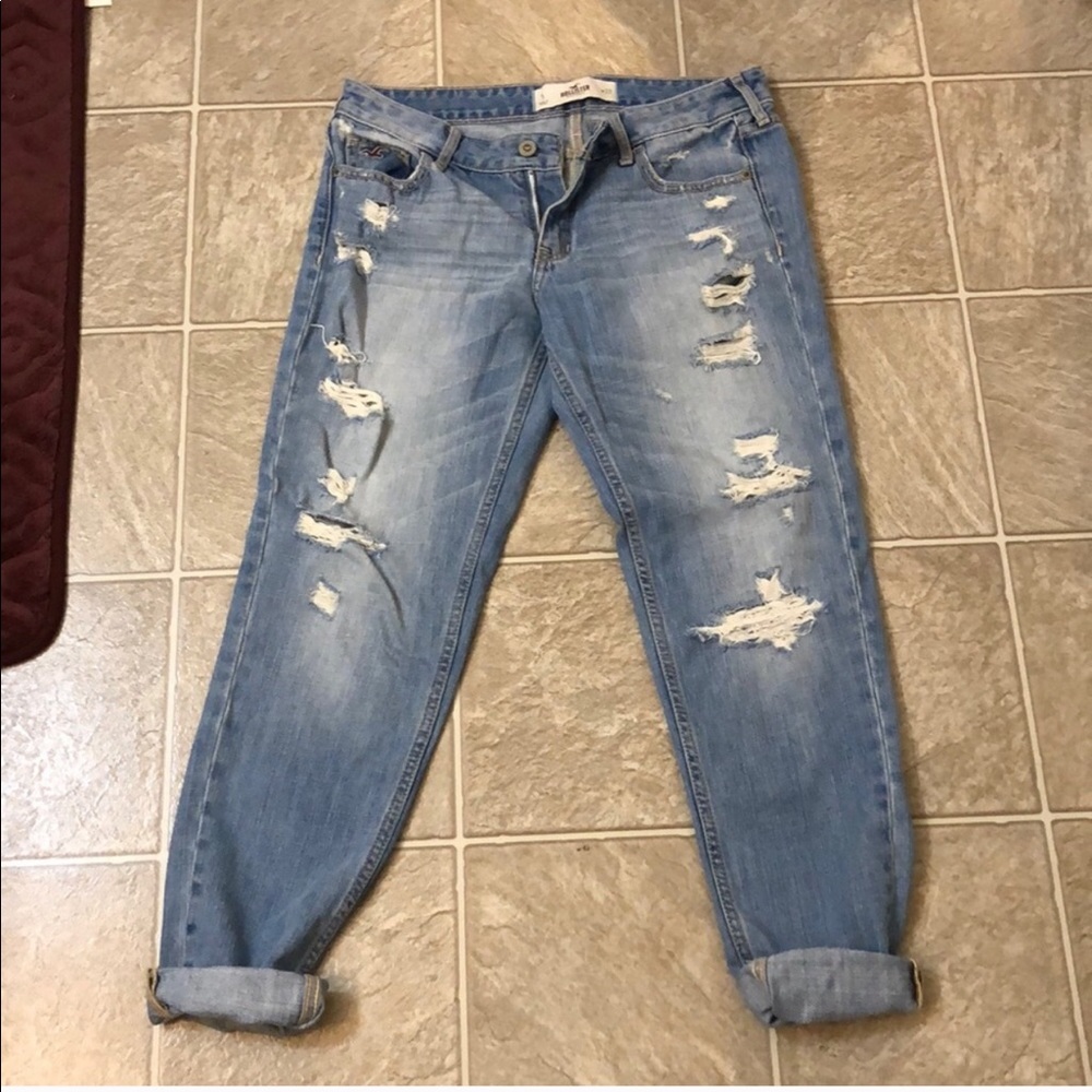 Hollister Distressed boyfriend jeans